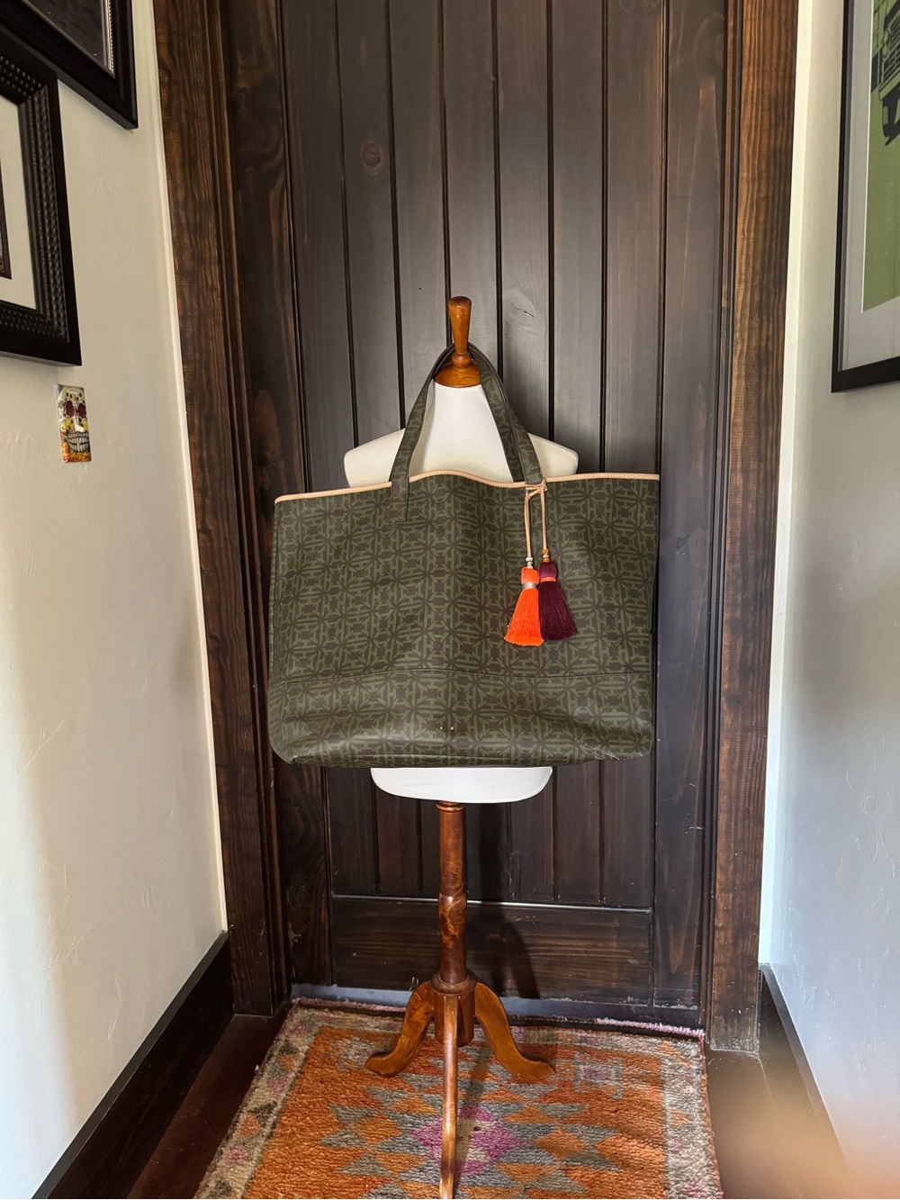 Iconic India Hicks Geometric Heritage Tote Bag WITH Decorative Tassels